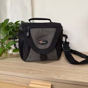 Lowepro Nova 2 AW Camera Shoulder Bag Black Gray